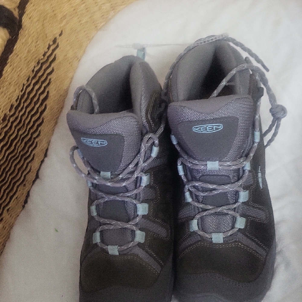 Keen Gray Lace Up Boots for Women